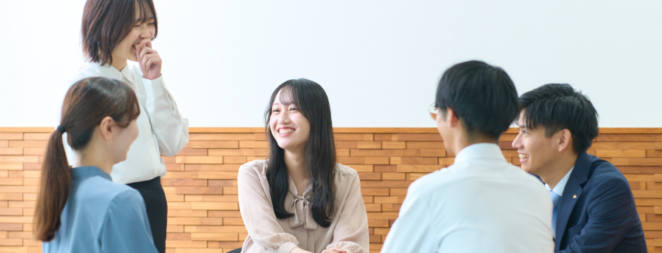 先輩社員の声